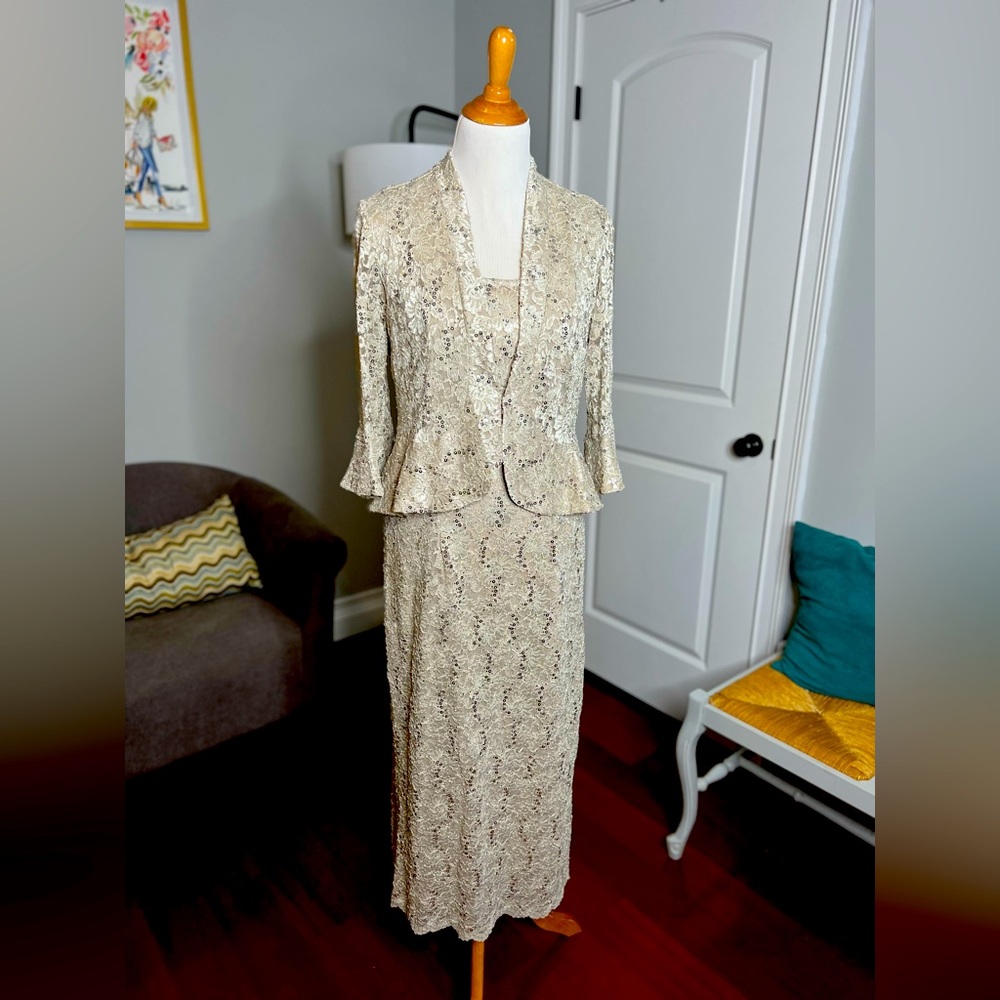 NWOT. Women's Champagne Sequin & Lace Midi Dress With Matching Jacket. Size 10